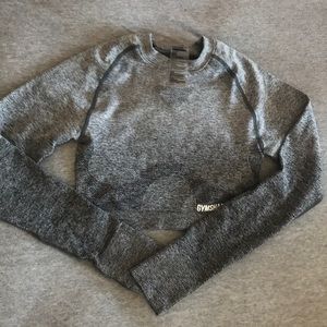 Cropped gym shark long sleeve